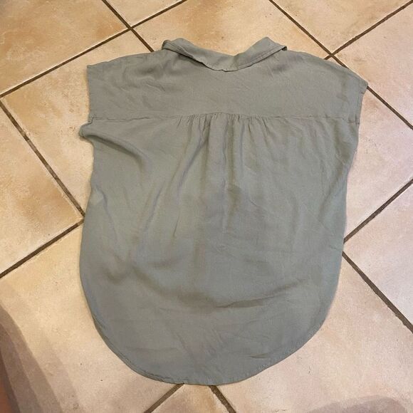 Lucky Brand Button Down Top - Picture 2 of 3